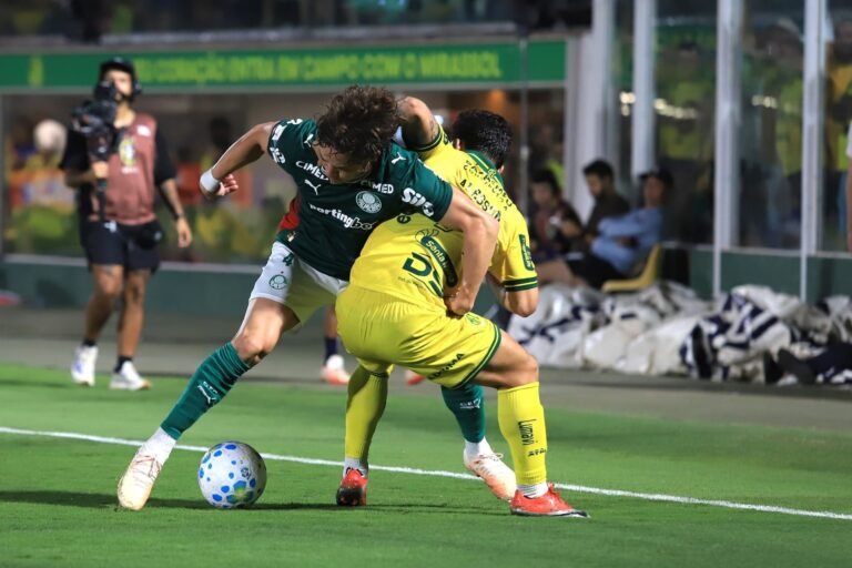 Palmeiras empata com o Mirassol e vê Flamengo se aproximar na liderança do Brasileirão