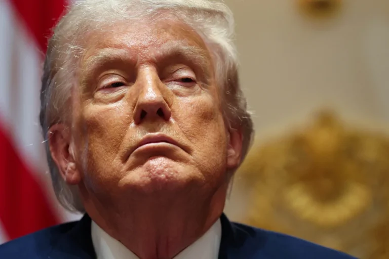 Após cancelar ataque, Trump retoma negociação com Irã nesta segunda (3/8)