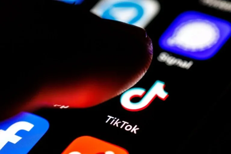 TikTok é multado em R$ 153,7 milhões por uso irregular de dados de crianças e adolescentes