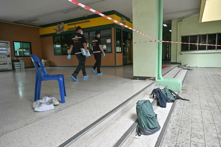 Tailândia endurece controle de armas após ataque a tiros que deixou oito mortos
