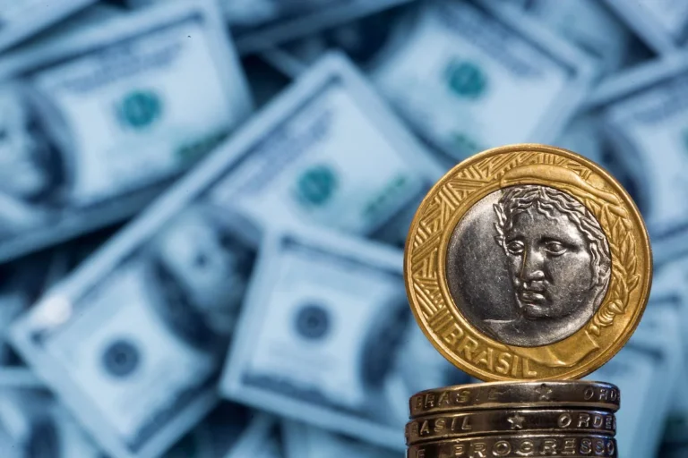 Contas externas do Brasil registram déficit de US$ 5,1 bilhões em agosto