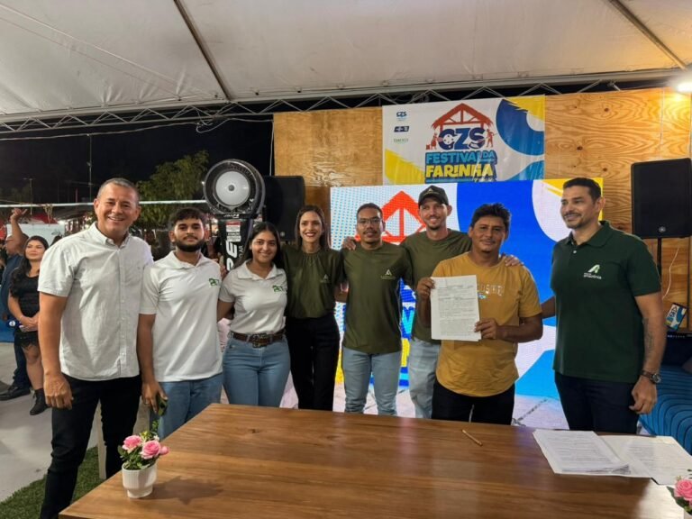 Dez cafeicultores recebem mais de R$ 5 milhões em crédito durante o Festival da Farinha em Cruzeiro do Sul