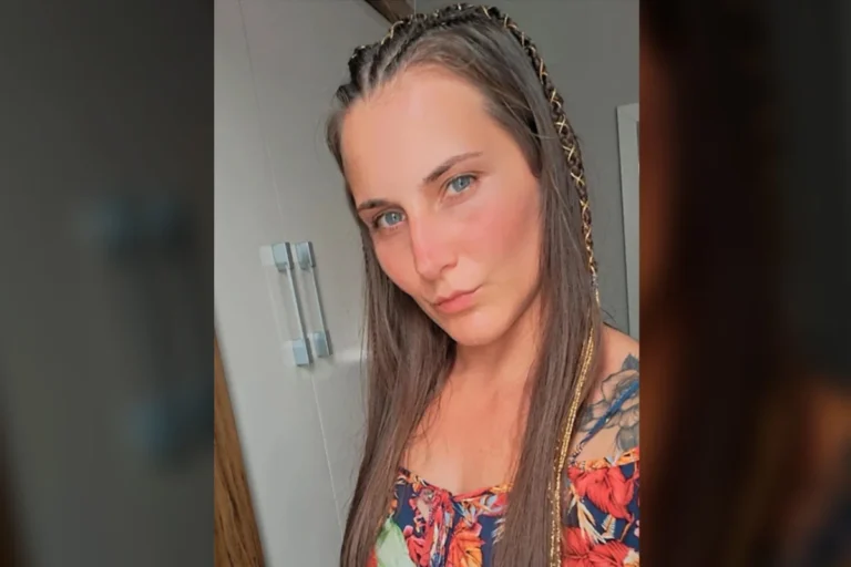 Mulher morre esfaqueada e marido fica ferido após discussão por cobrança de dívida em SC