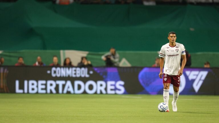 Thiago Silva indica despedida da Libertadores após eliminação do Fluminense