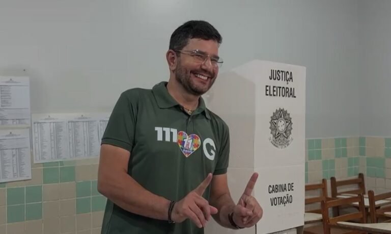 Gladson Cameli vota em Cruzeiro do Sul e destaca papel da democracia durante as eleições