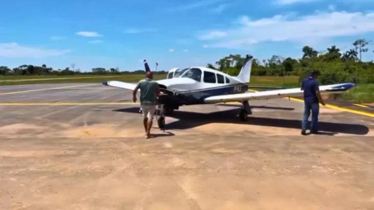 Avião que pousou em rio no Acre foi fabricado em 1977 e não tem autorização para táxi aéreo