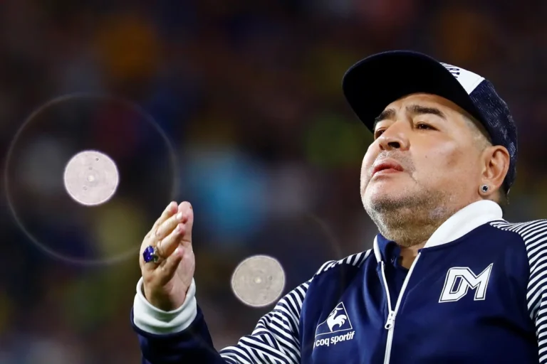 Advogado de filho de Maradona pede até 16 anos de prisão para equipe médica