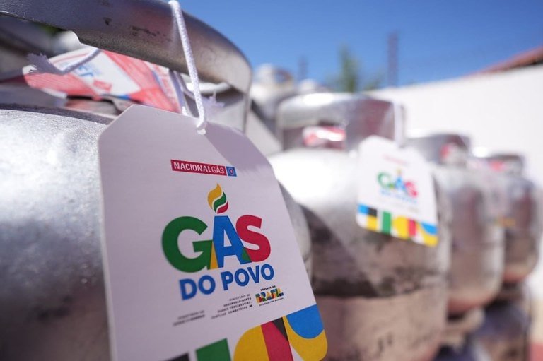 Gás do Povo libera vales de outubro e permite recarga gratuita de botijão de 13 kg