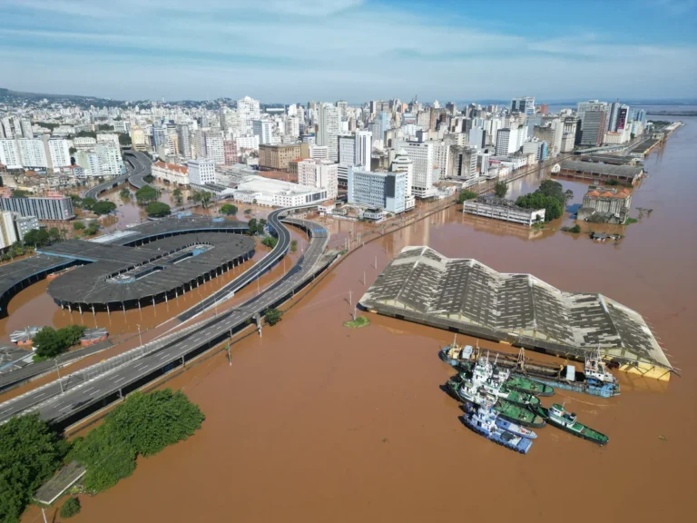 Rio Grande do Sul entra em alerta vermelho com risco de inundações e temporais