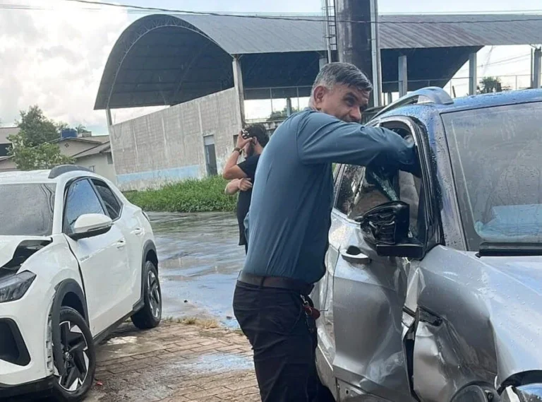 Vereador Manam Rural se envolve em acidente entre dois carros em Cruzeiro do Sul