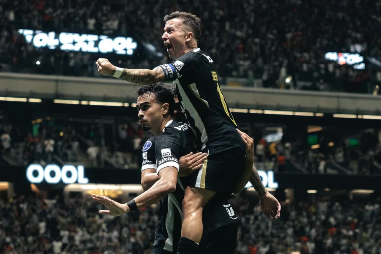 Atlético-MG avança à final da Sul-Americana e tenta quebrar tabu contra o Boca Juniors