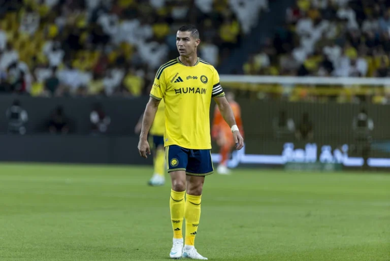 Al-Nassr x Neom, com Cristiano Ronaldo, terá transmissão ao vivo nesta terça-feira