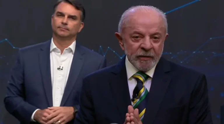 Lula chama Flávio Bolsonaro de “palhaço” e questiona se adversário pretende privatizar o SUS