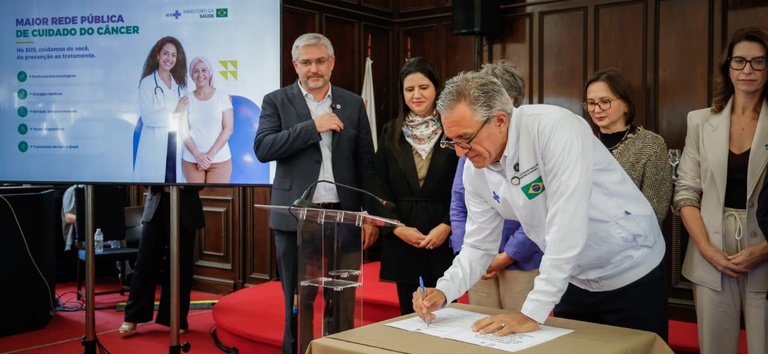 SUS começa a ofertar nove novos medicamentos contra o câncer e amplia opções de tratamento