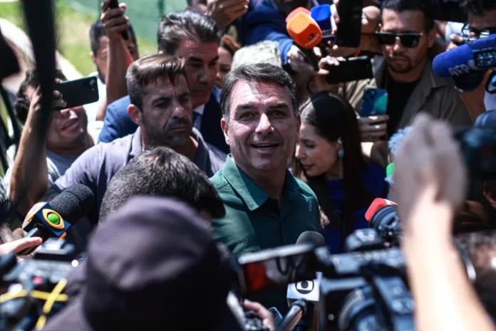 flavio-visita-bolsonaro