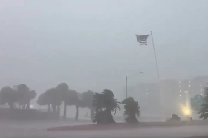 florida-decreta-estado-de-emergencia-apos-chegada-do-furacao-isaias