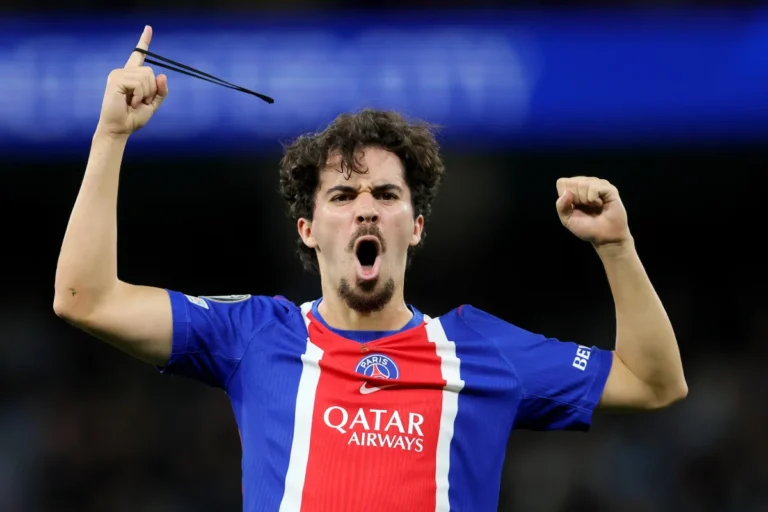 Vitinha cita Kane, Mbappé, Yamal e Olise como favoritos à Bola de Ouro, mas defende prêmio para jogador do PSG